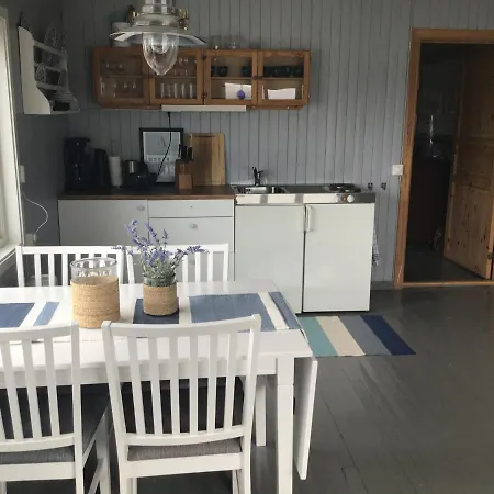 公寓 Laukvika Rorbuer