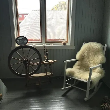 公寓 Laukvika Rorbuer *